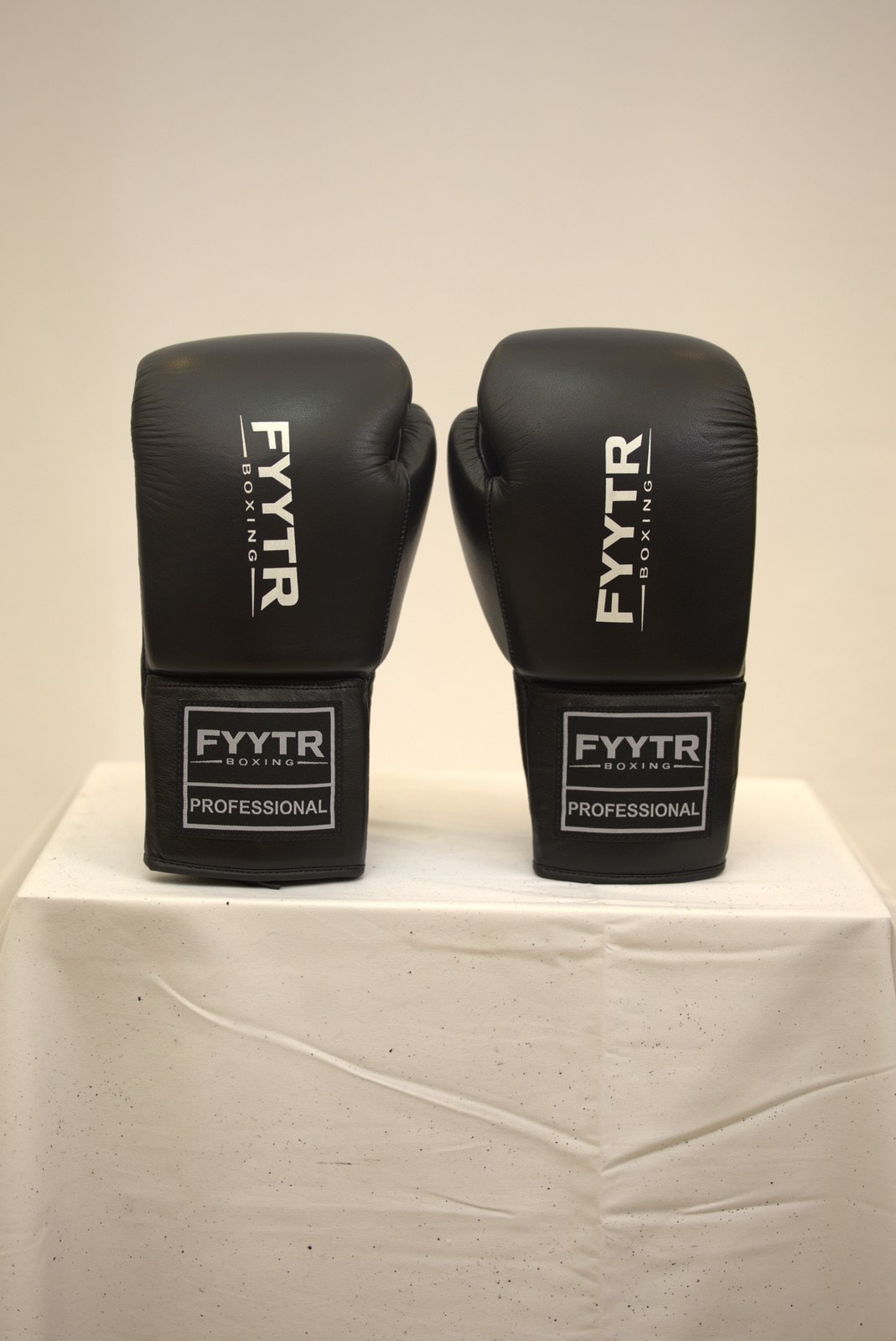 FYYTR Professional Fight Edition Gloves in black