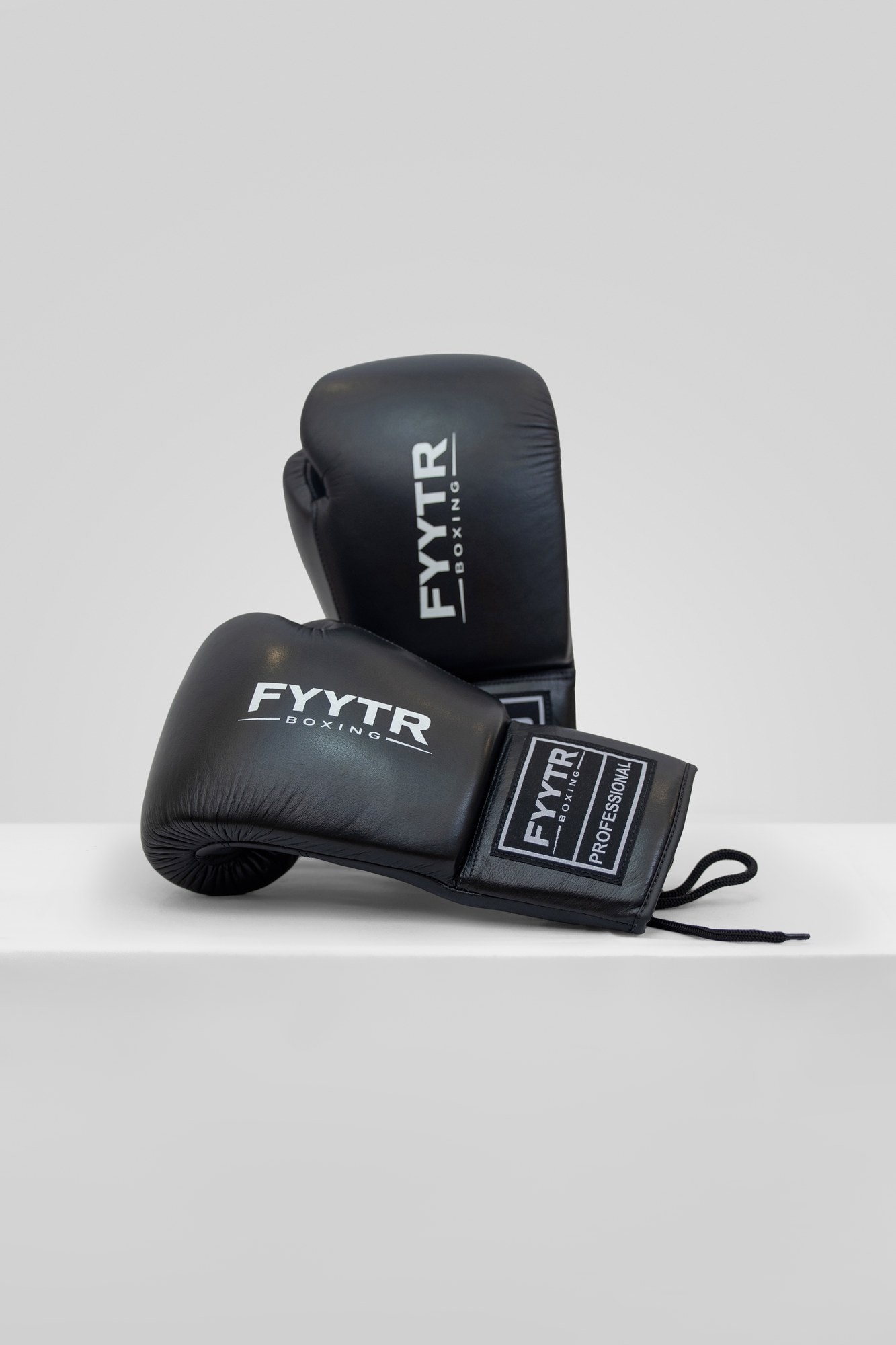FYYTR Professional Fight Edition gloves in black